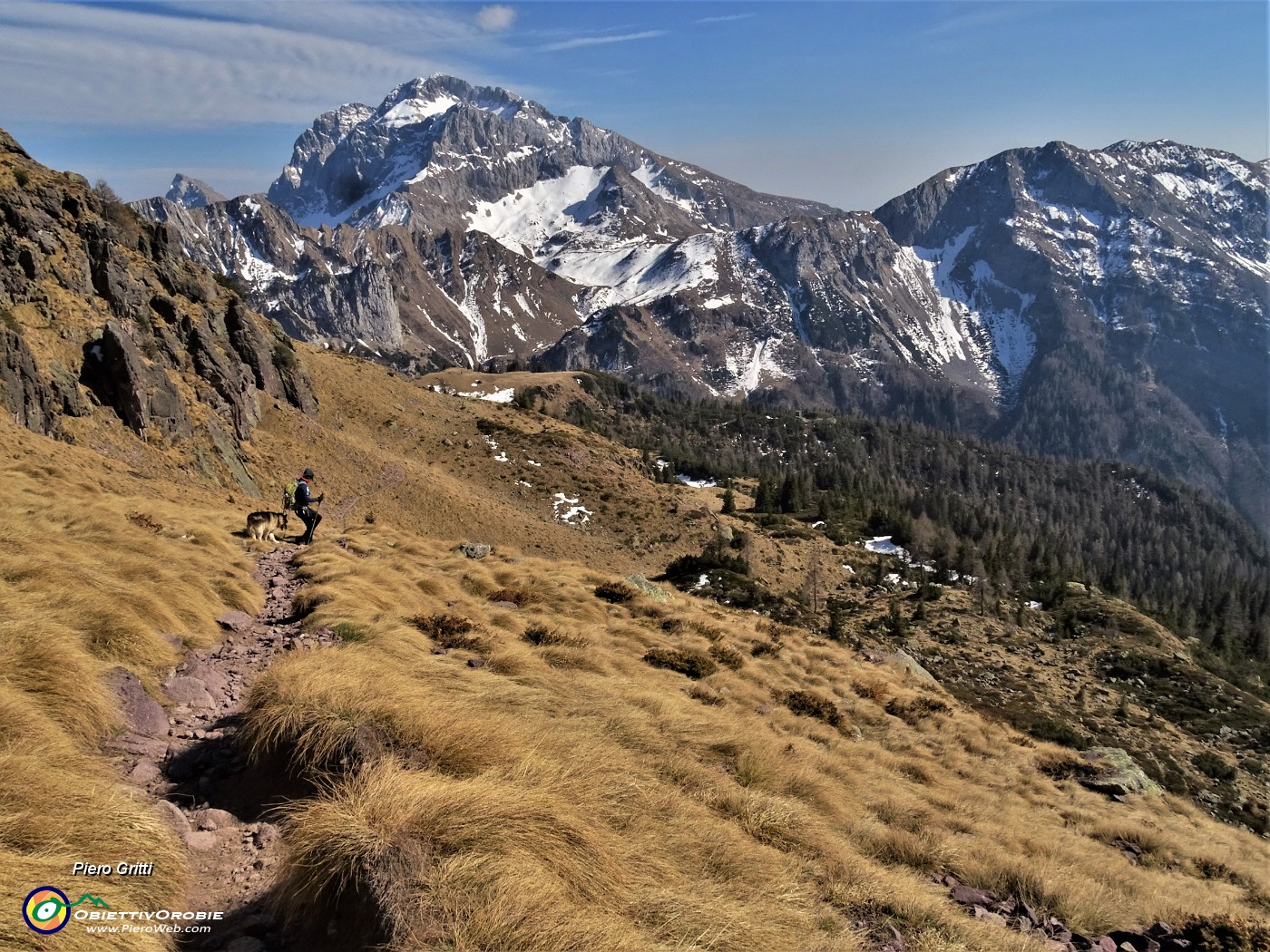 70 In decisa discesa sul sent. 217 al Monte Campo.JPG